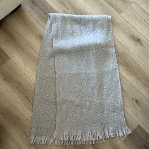 Oversized blanket scarf